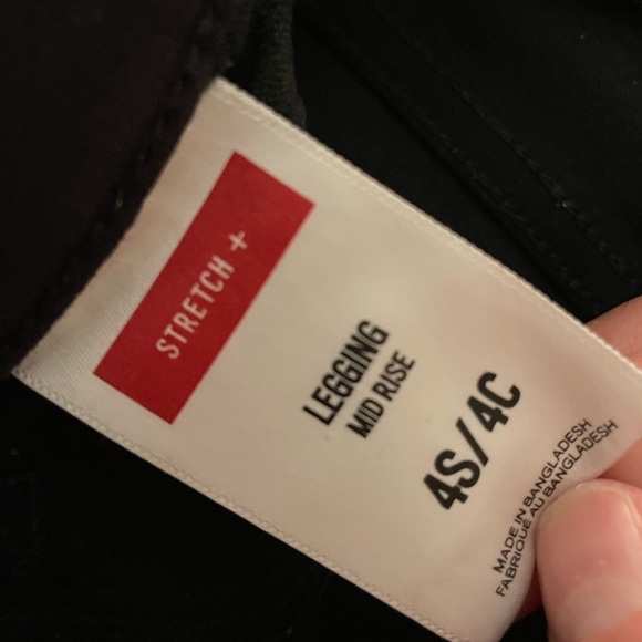 Black express 4 short mid rise jean legging great for fall. - Picture 4 of 5